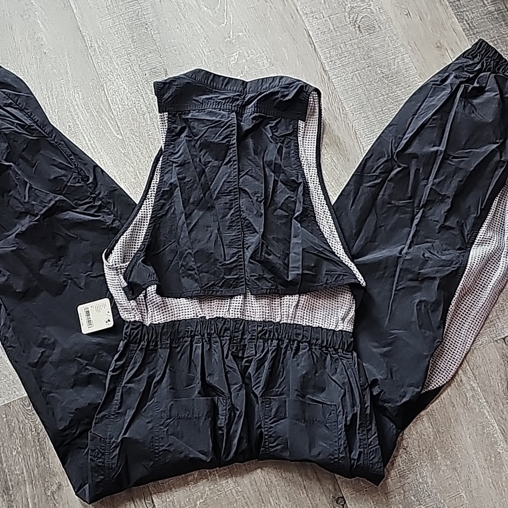 NWT FP Movement Inhale Onesie Black Water Resistant Jumpsuit - Picture 7 of 9